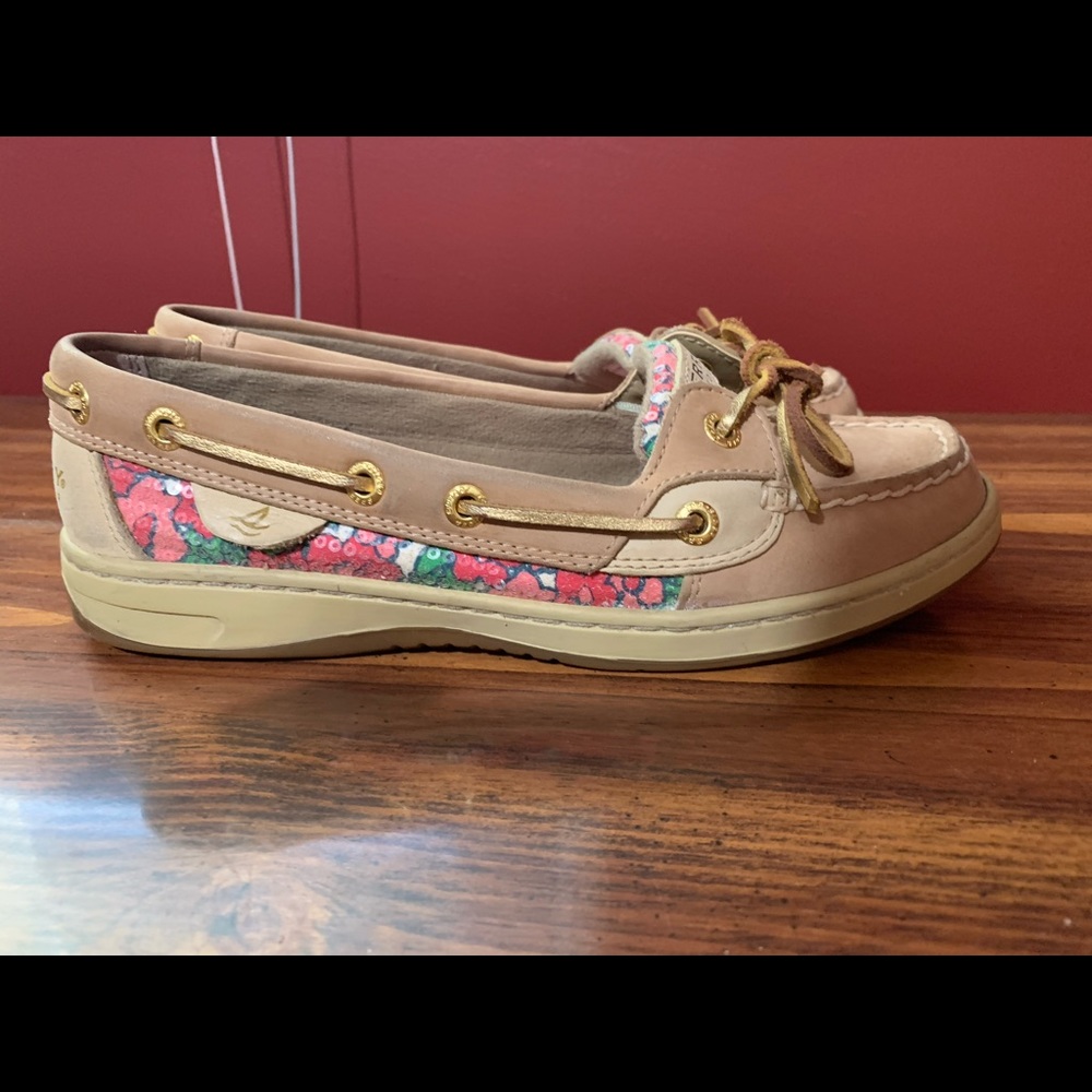 Sperry flower design with sequins.
